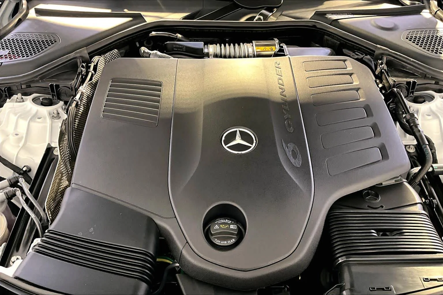 New 2027 MANUFAKTUR Moonlight White Metallic Mercedes-Benz E 450 image 14