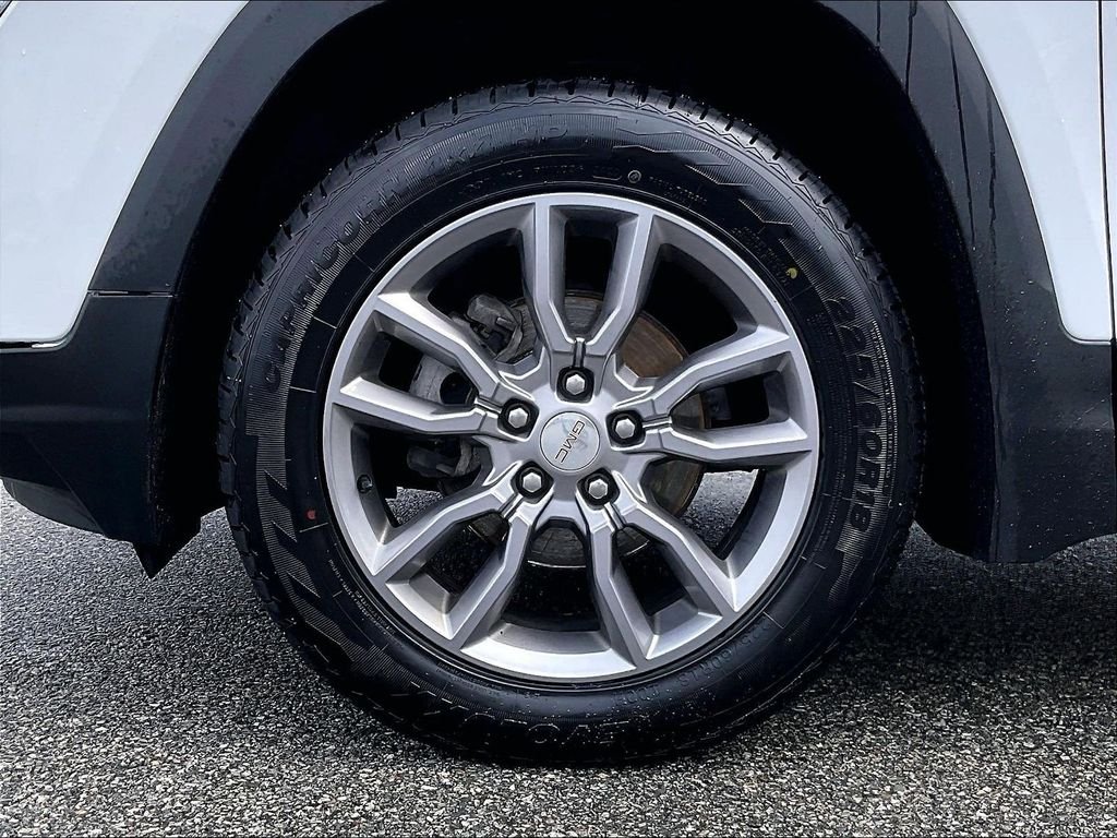 Used 2022 White GMC SLT image 7