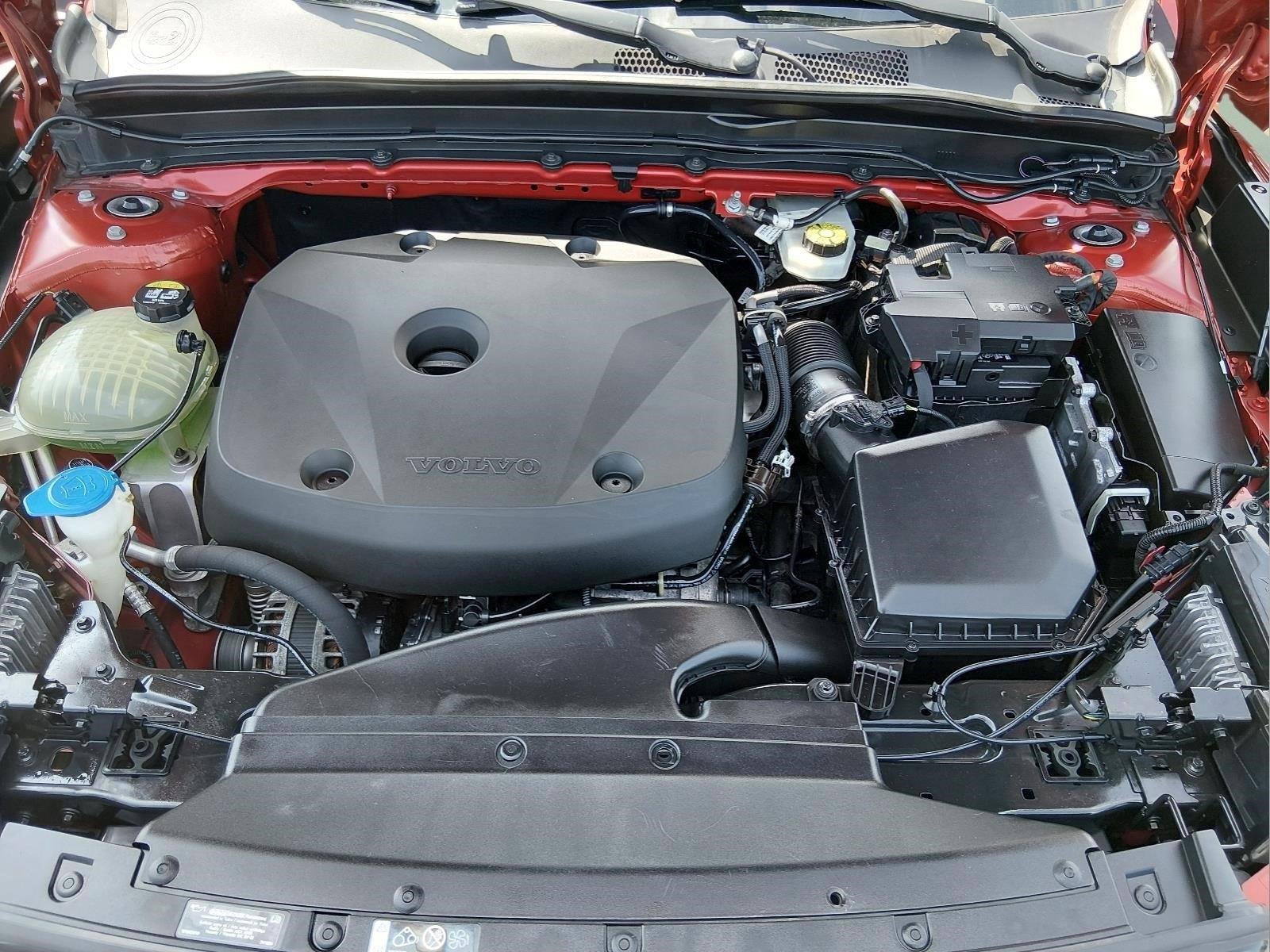 Used 2019 Fusion Red Metallic Volvo R-Design image 14