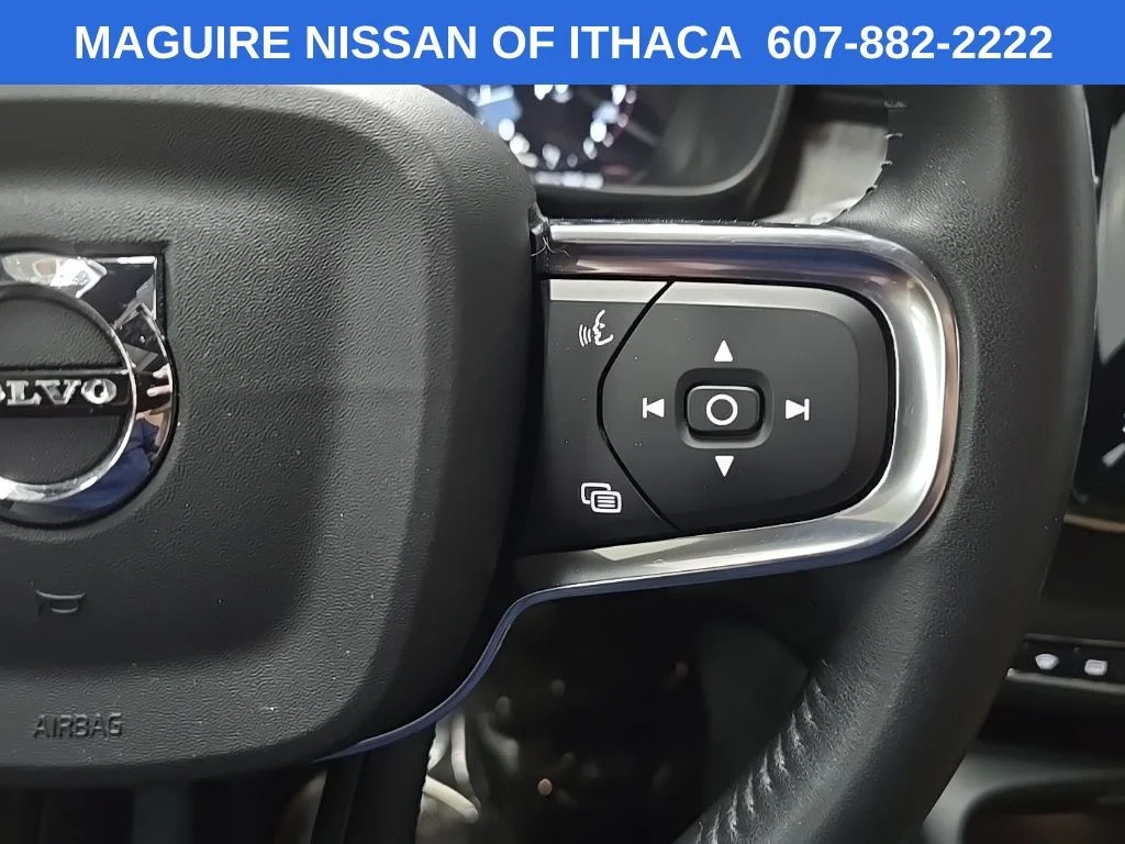 Used 2021 Blue Volvo T5 Inscription image 22