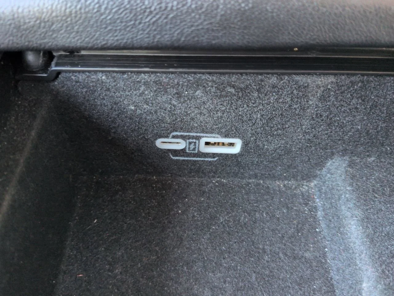 Used 2024 Bright White Clearcoat Jeep Series III image 23