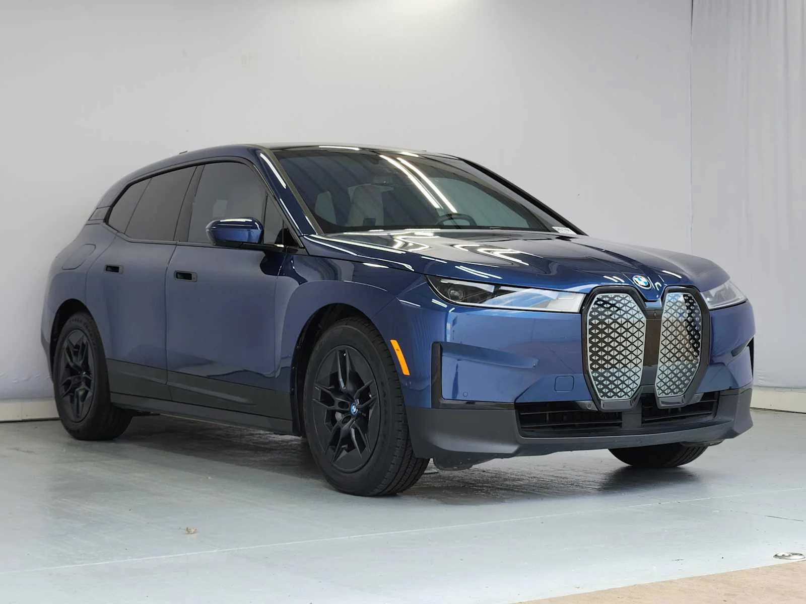 Certified Used 2023 Phytonic Blue Metallic BMW xDrive50 image 2