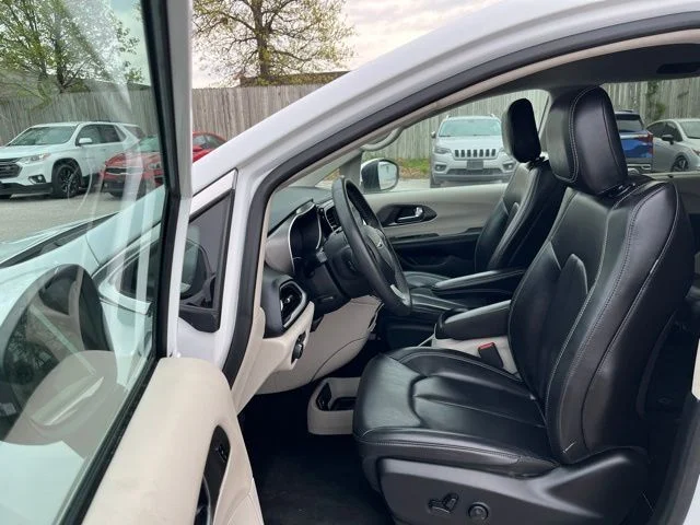 Used 2023 White Chrysler Touring L image 16