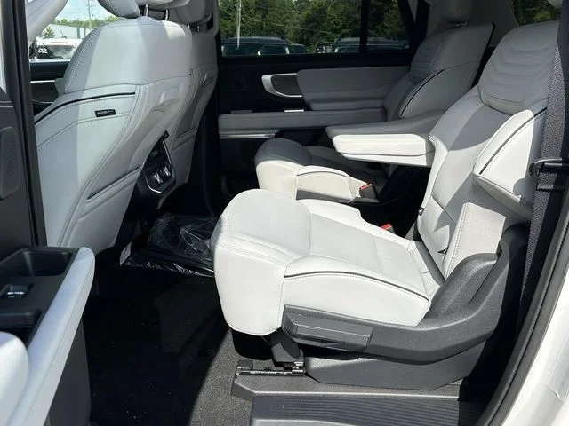New 2026 White Ford Platinum image 10