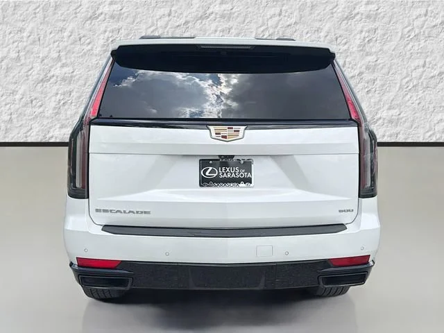 Used 2022 Crystal White Tricoat Cadillac Sport Platinum image 4