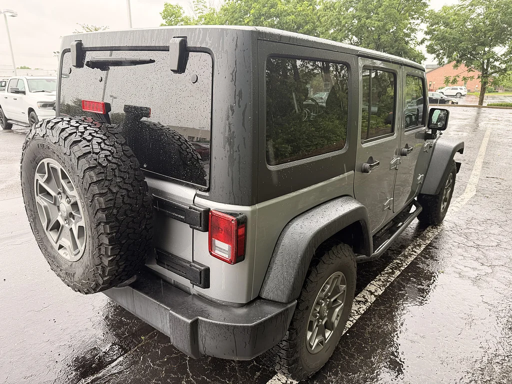 Used 2017 Billet Silver Metallic Clear Coat Jeep Rubicon image 3