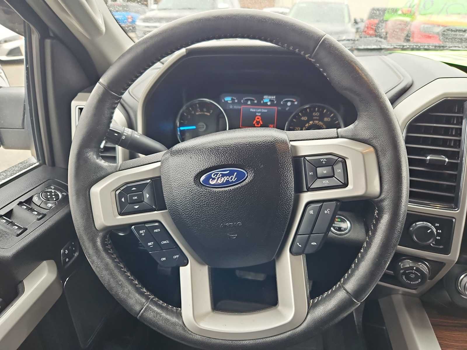 Used 2017 White Platinum Tri-Coat Metallic Ford Lariat image 19
