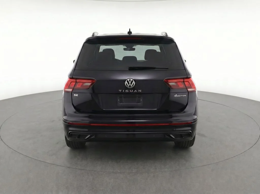 Used 2022 Black Volkswagen 2.0T SE R-Line Black image 7