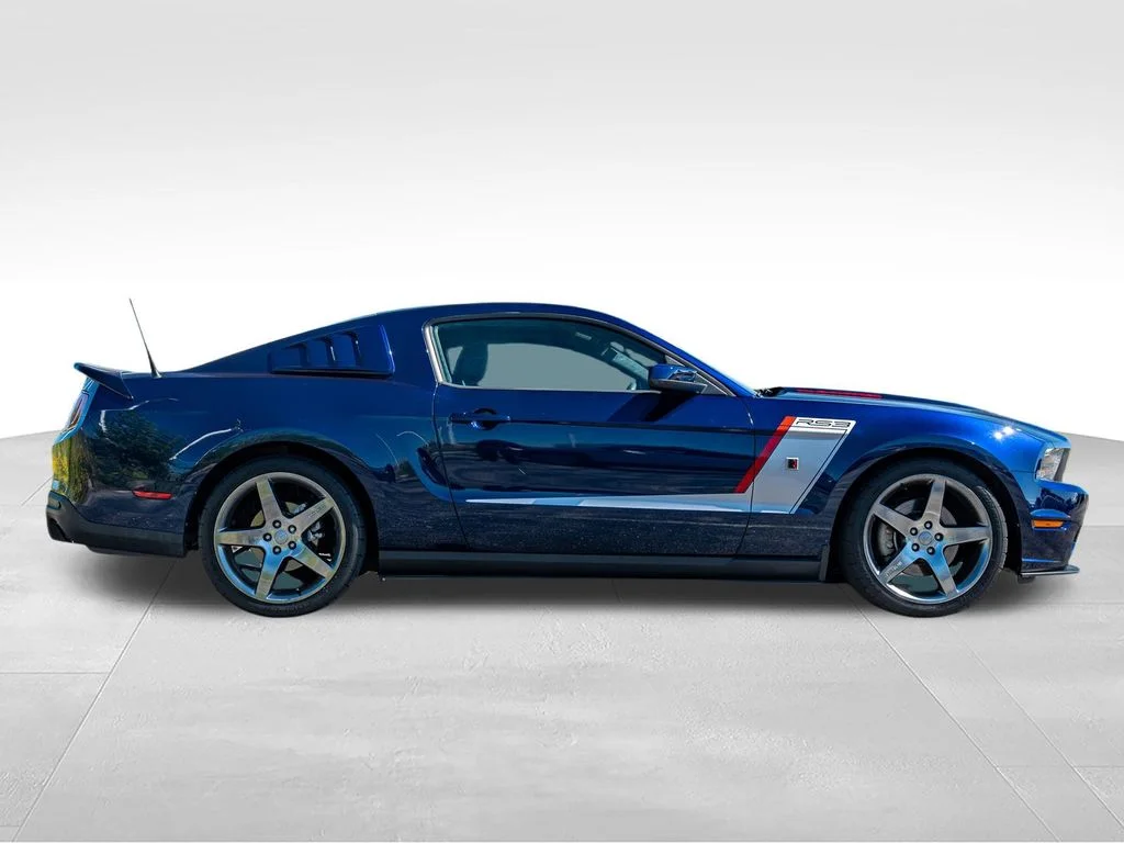 Used 2012 Blue Ford GT Premium image 8