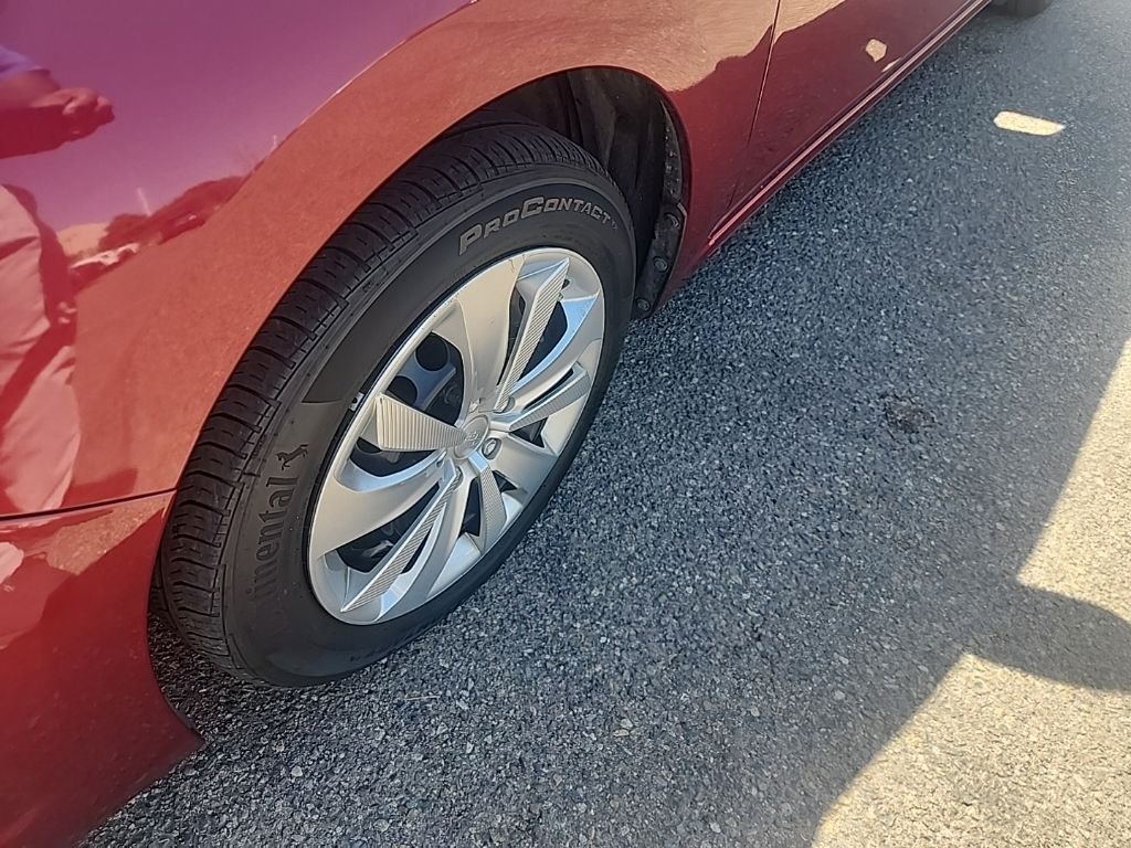 Used 2023 Red Subaru Base image 7