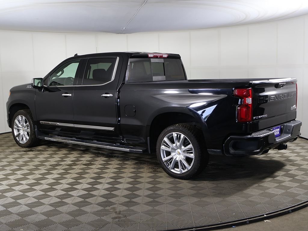 Used 2022 Black Chevrolet High Country image 13