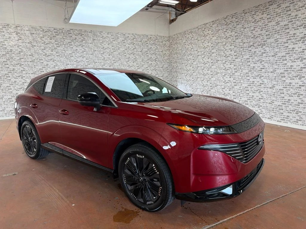 Used 2025 Scarlet Ember Tintcoat Nissan Platinum image 1