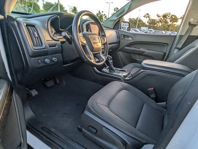Used 2022 White GMC Elevation image 7