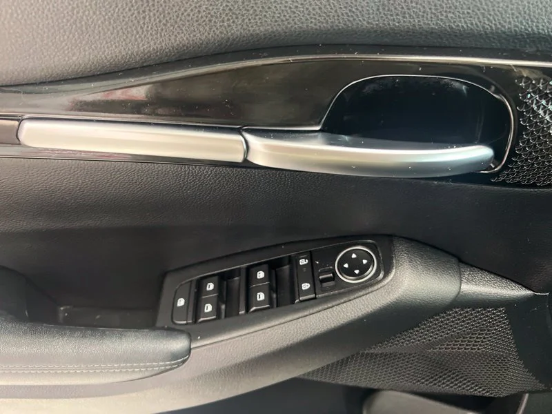 Used 2024 Blue Kia S image 19