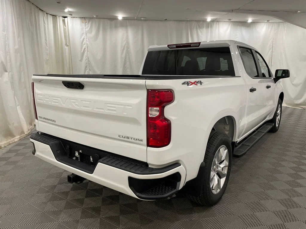 New 2026 Summit White Chevrolet Custom image 5