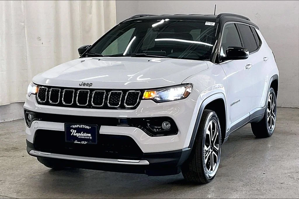 Used 2023 White Jeep Limited image 12