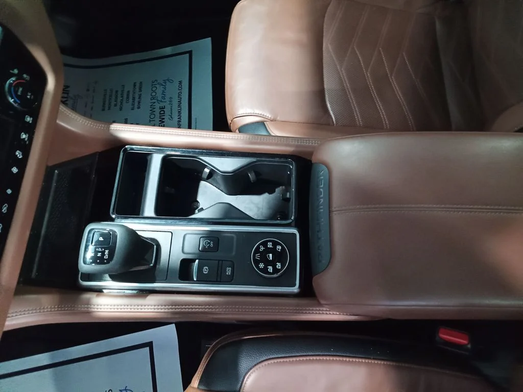 Used 2022 Black Nissan Platinum image 5