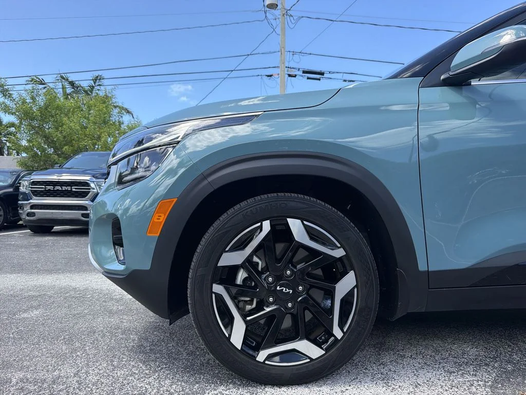 Used 2024 Blue Kia SX image 40