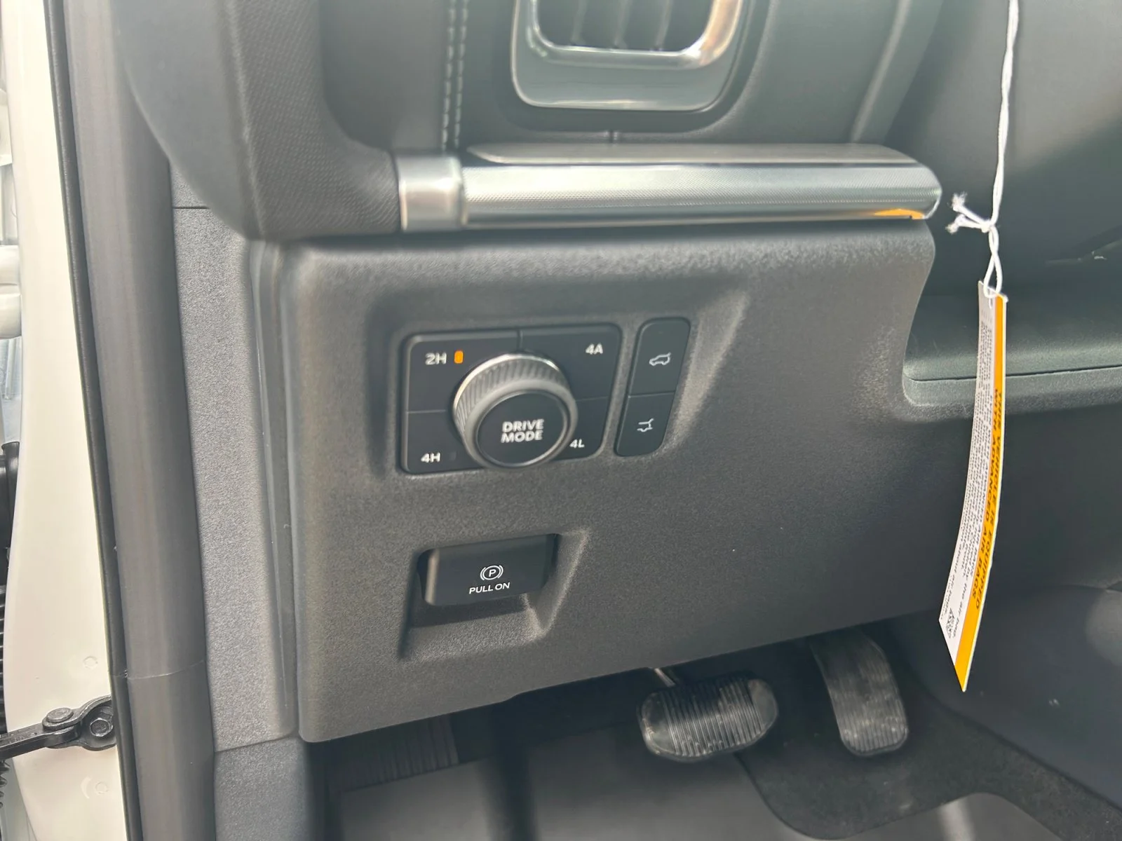 New 2027 Star White Metallic Tri-Coat Ford Platinum Max image 17