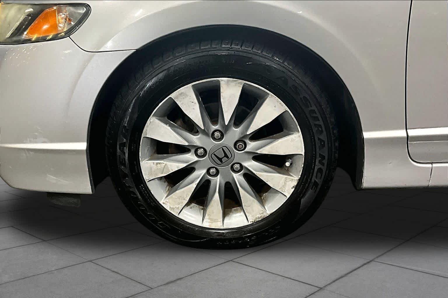 Used 2011 Alabaster Silver Metallic Honda EX image 10