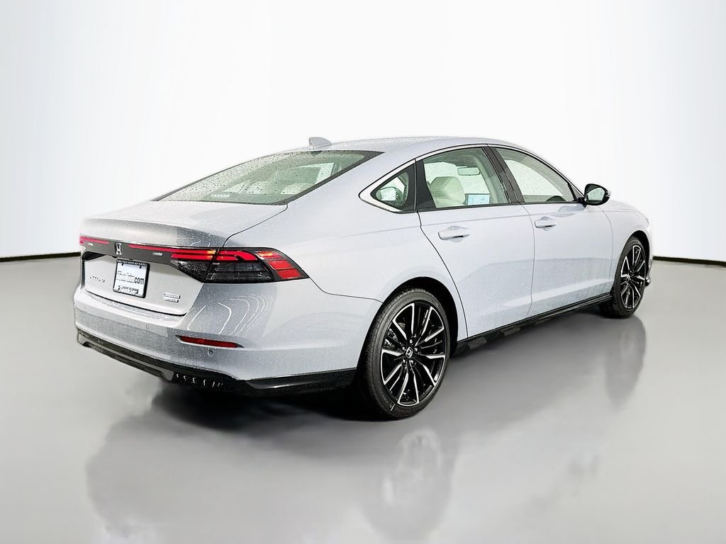 New 2026 Urban Gray Pearl Honda Touring image 7
