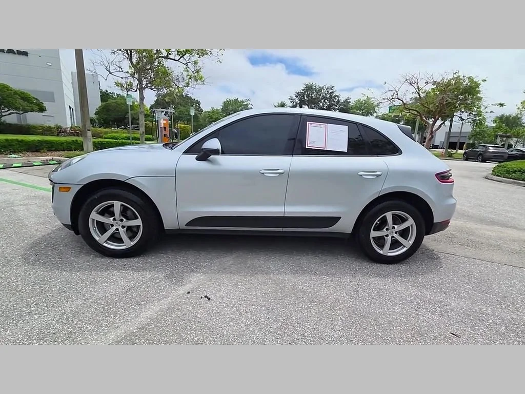 Used 2018 Silver Porsche  image 46