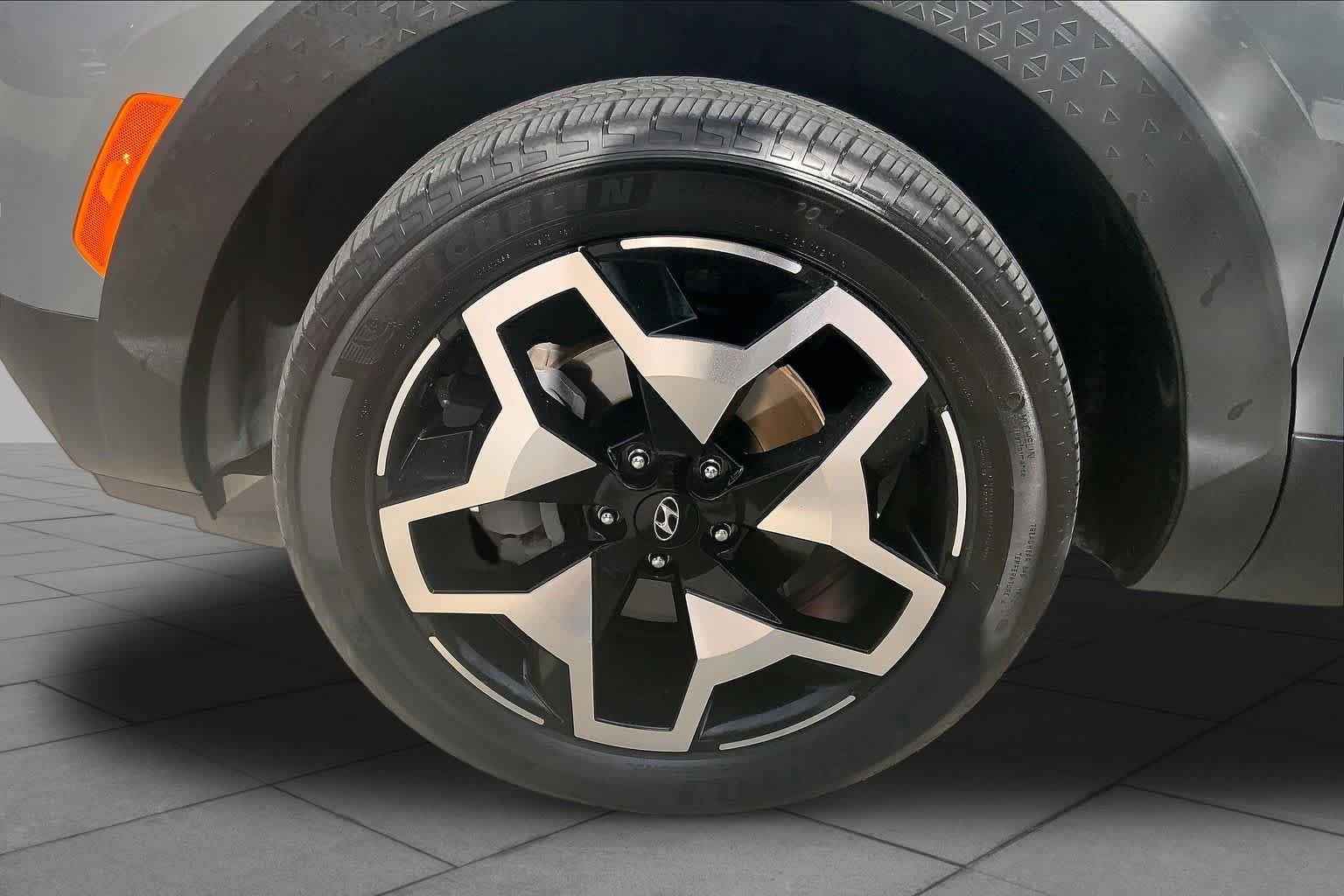 Certified Used 2022 Hampton Gray Hyundai Limited image 11