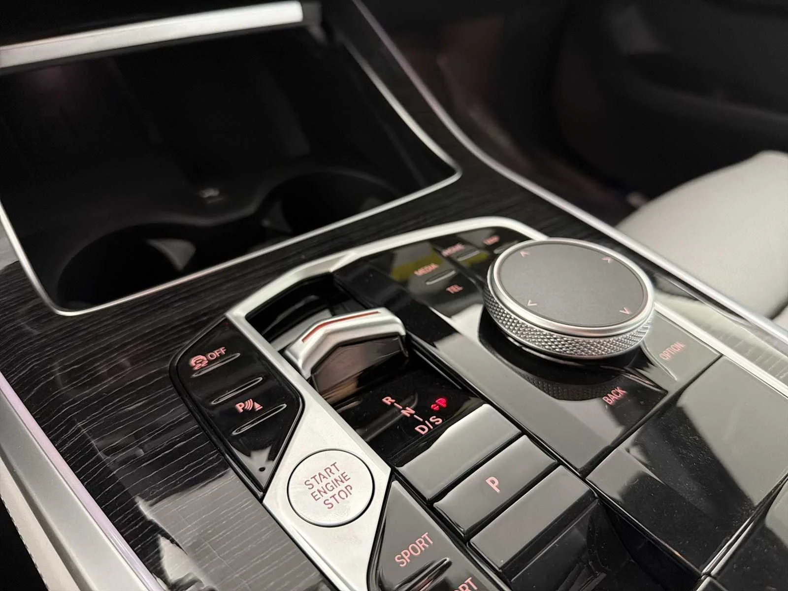 New 2026 Dravit Grey Metallic BMW xDrive40i image 16