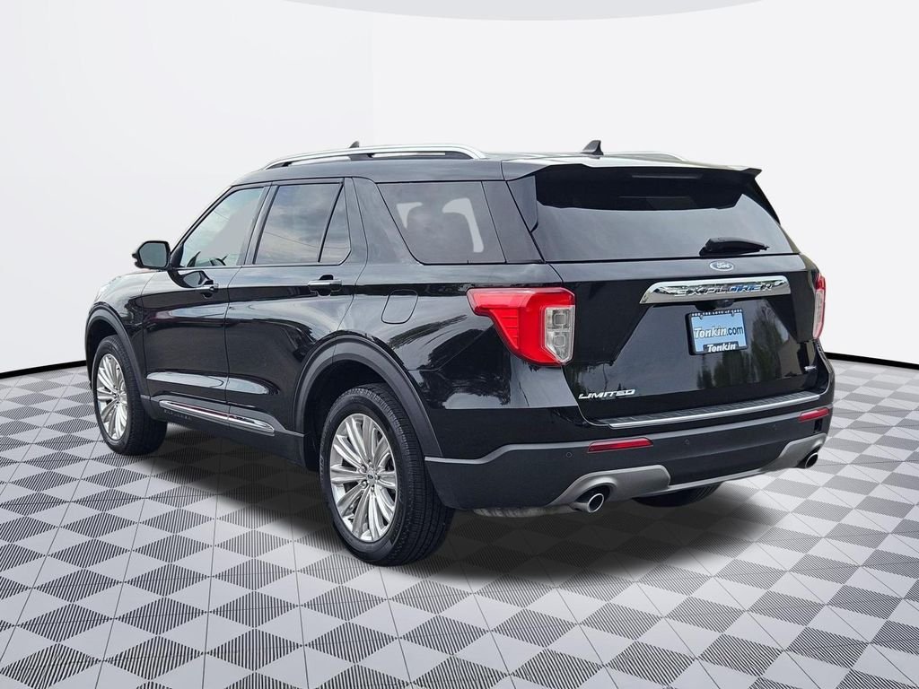 Used 2022 Black Metallic Ford Limited image 3