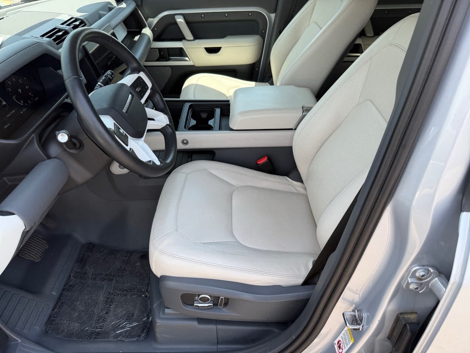 Used 2024 Hakuba Silver Metallic Land Rover S image 10