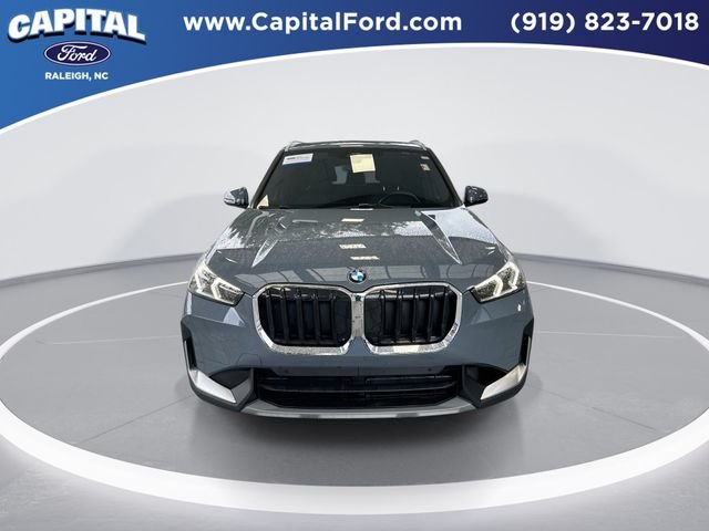 Used 2023 Gray BMW xDrive28i image 3