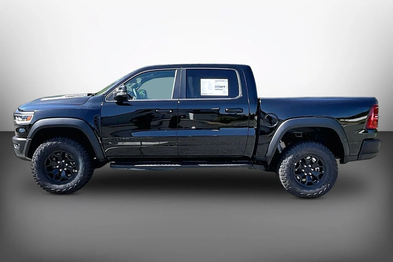 New 2026 Diamond Black Crystal Pearl-Coat Exterior Paint RAM RHO image 5