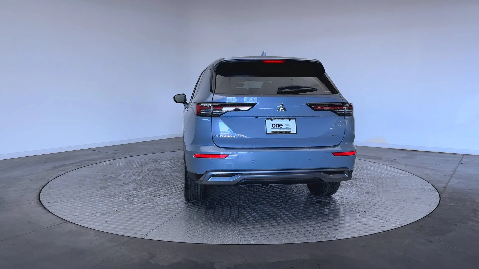 New 2026 Moonstone Gray Metallic Mitsubishi SE image 7