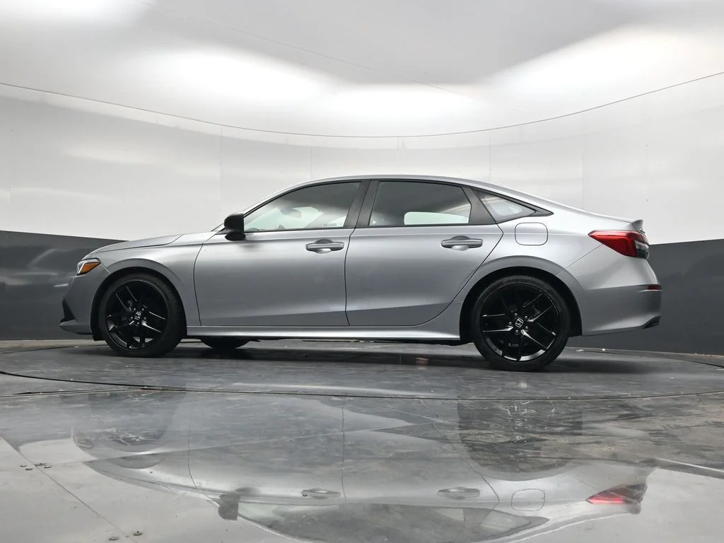 Used 2024  Honda Sport image 31