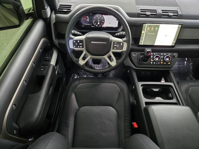 Used 2023 Gold Land Rover X-Dynamic SE image 12