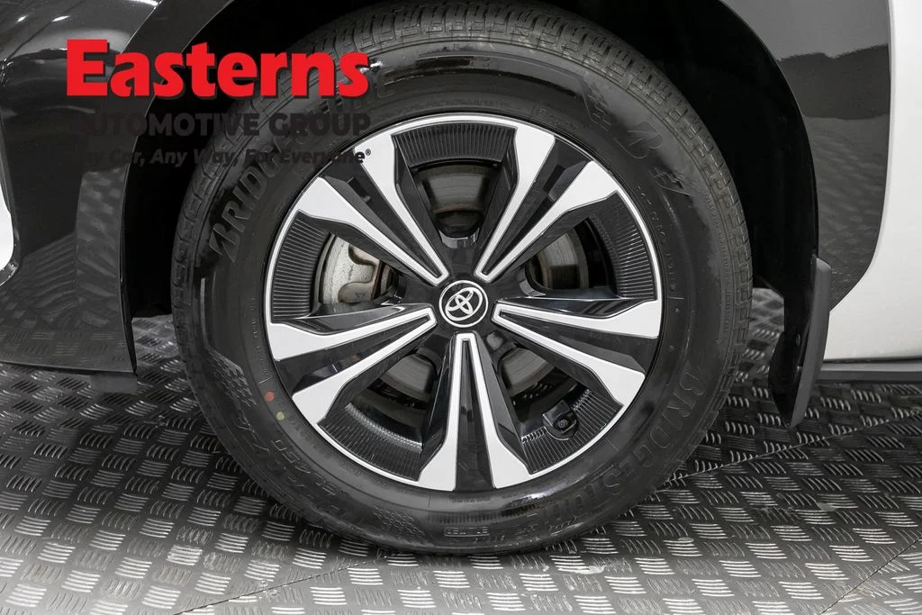 Used 2024 Silver Toyota XLE image 31