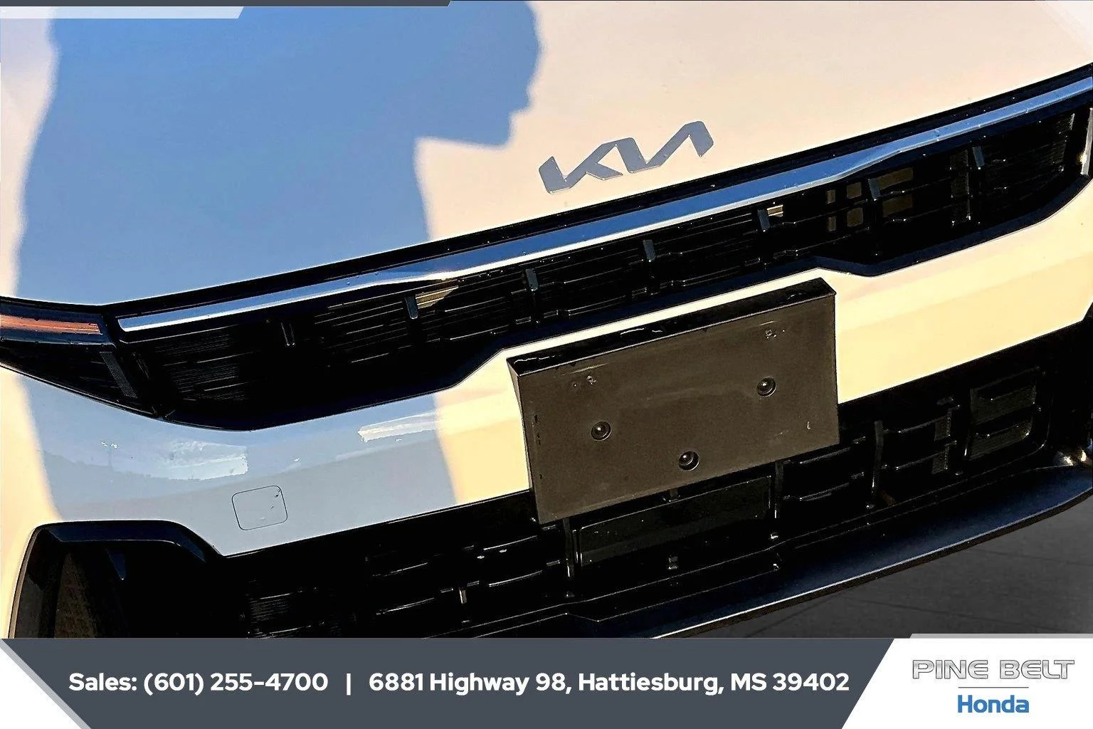 Used 2025 Snow White Pearl Kia GT-Line image 21
