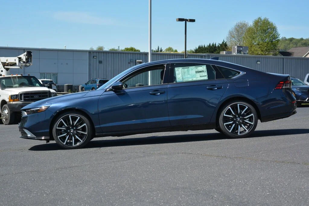 New 2026 Canyon River Blue Metallic Honda Touring Hybrid image 3