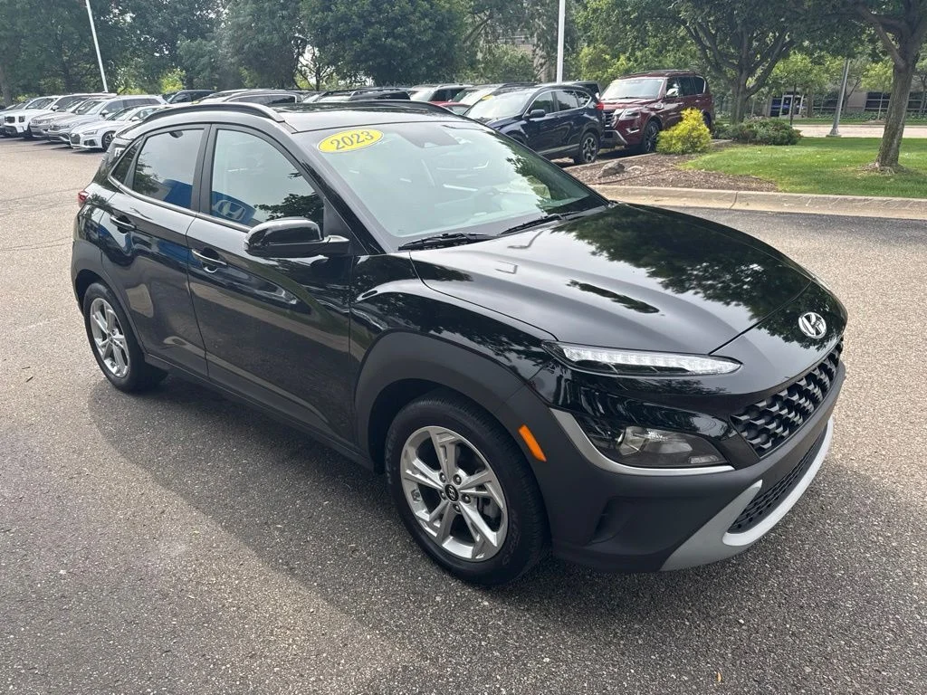 Used 2023 Abyss Black Hyundai SEL image 6