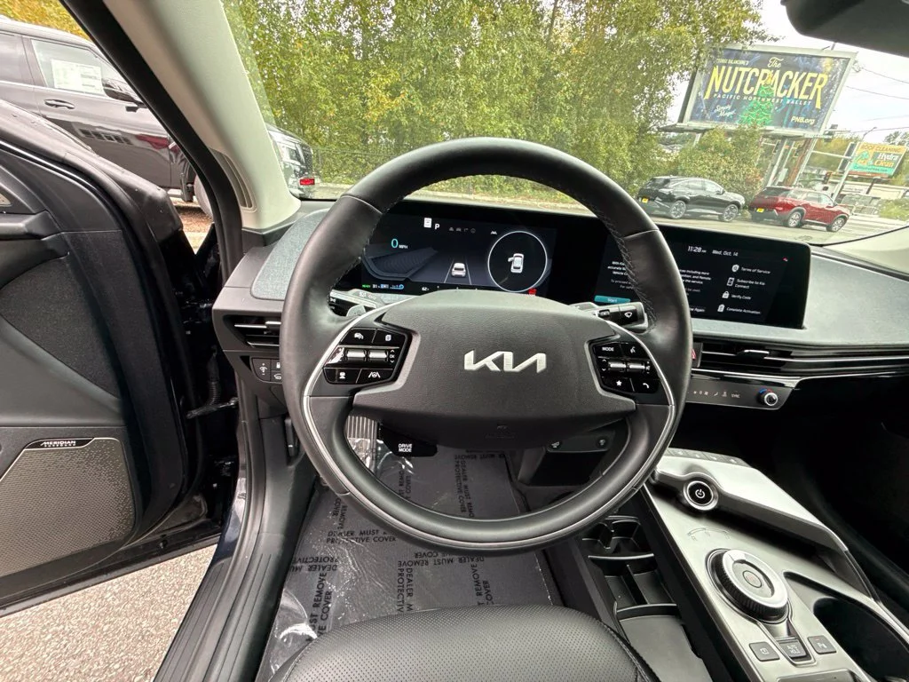 Used 2024 Gravity Blue Kia Wind image 11