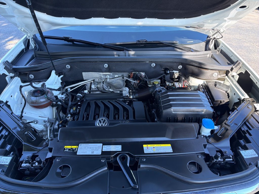 Used 2023 White Volkswagen 3.6L V6 SE w/Technology image 25