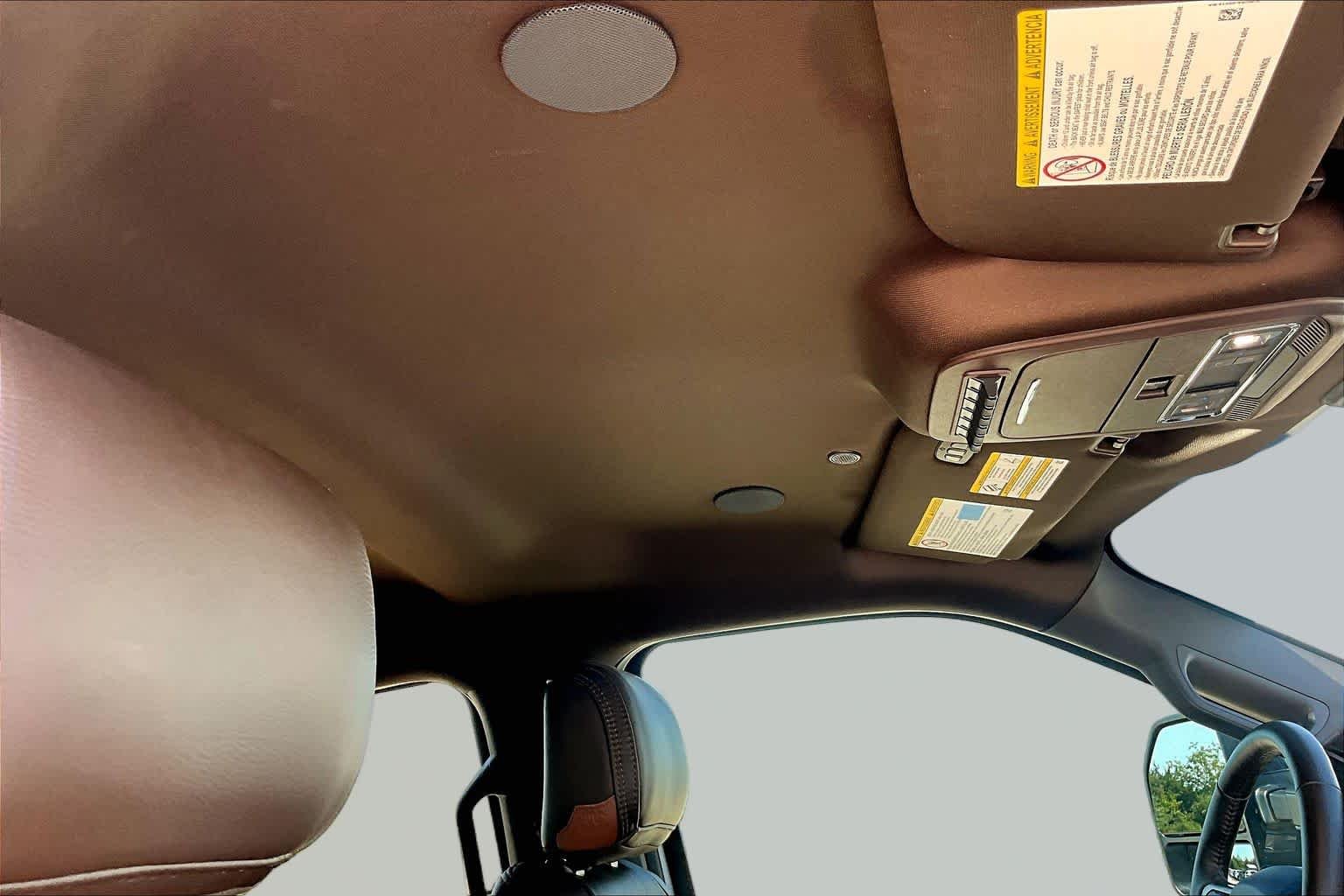 Used 2025 Star White Metallic Tri-Coat/Darkened Bronze Ford King Ranch image 14