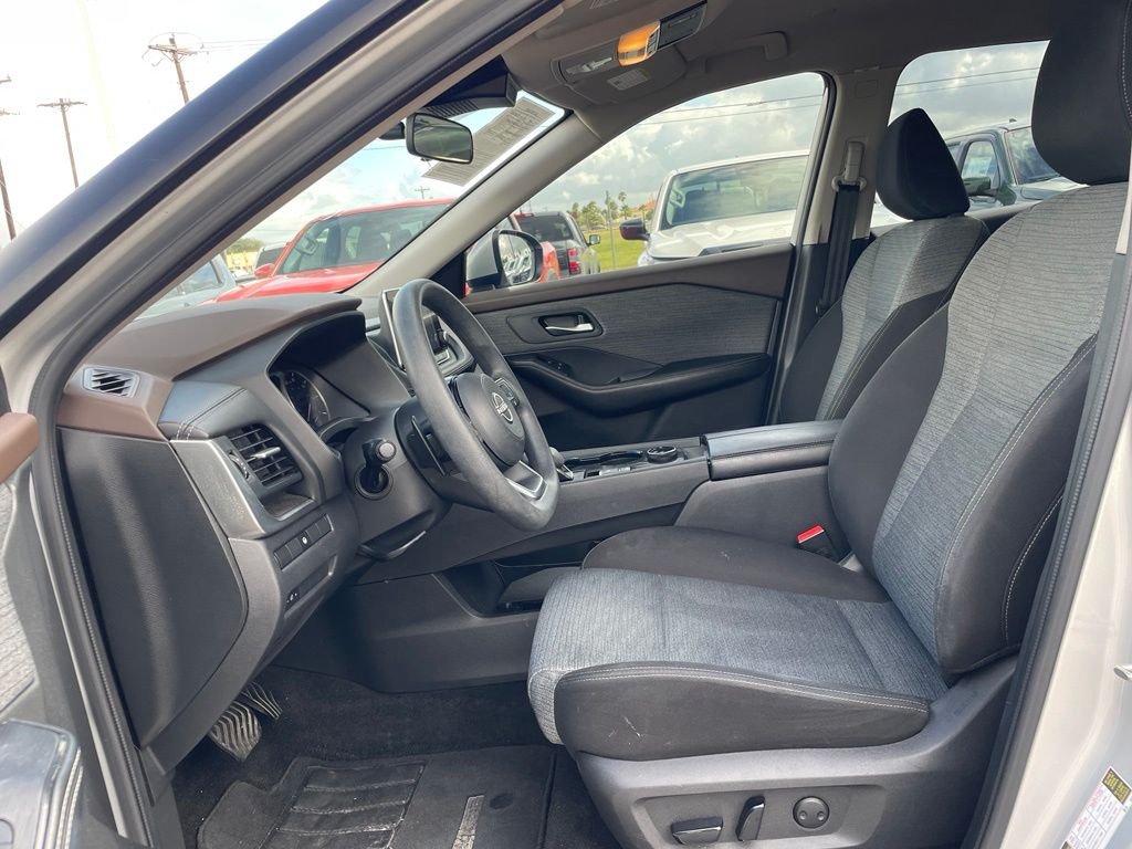 Certified Used 2023 Silver Nissan SV image 10