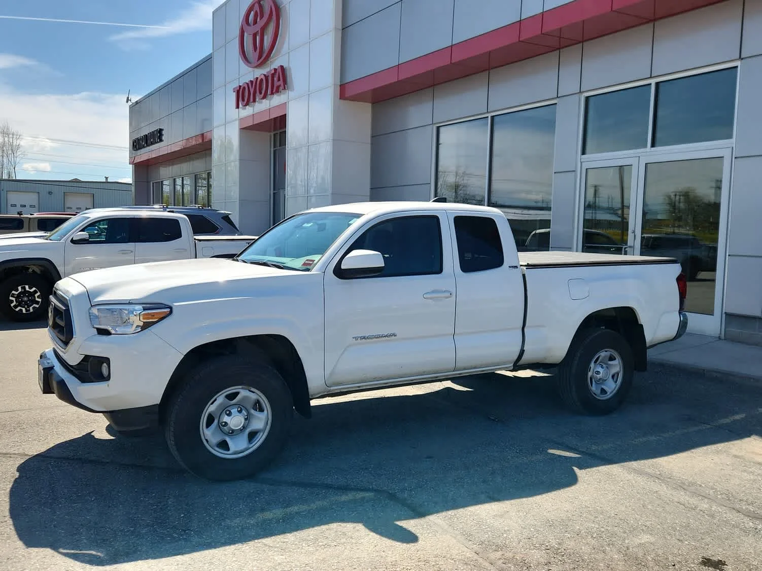 2023 Toyota Tacoma SR5 Access Cab 2WD 4-Cyl Auto Std Bed's photo