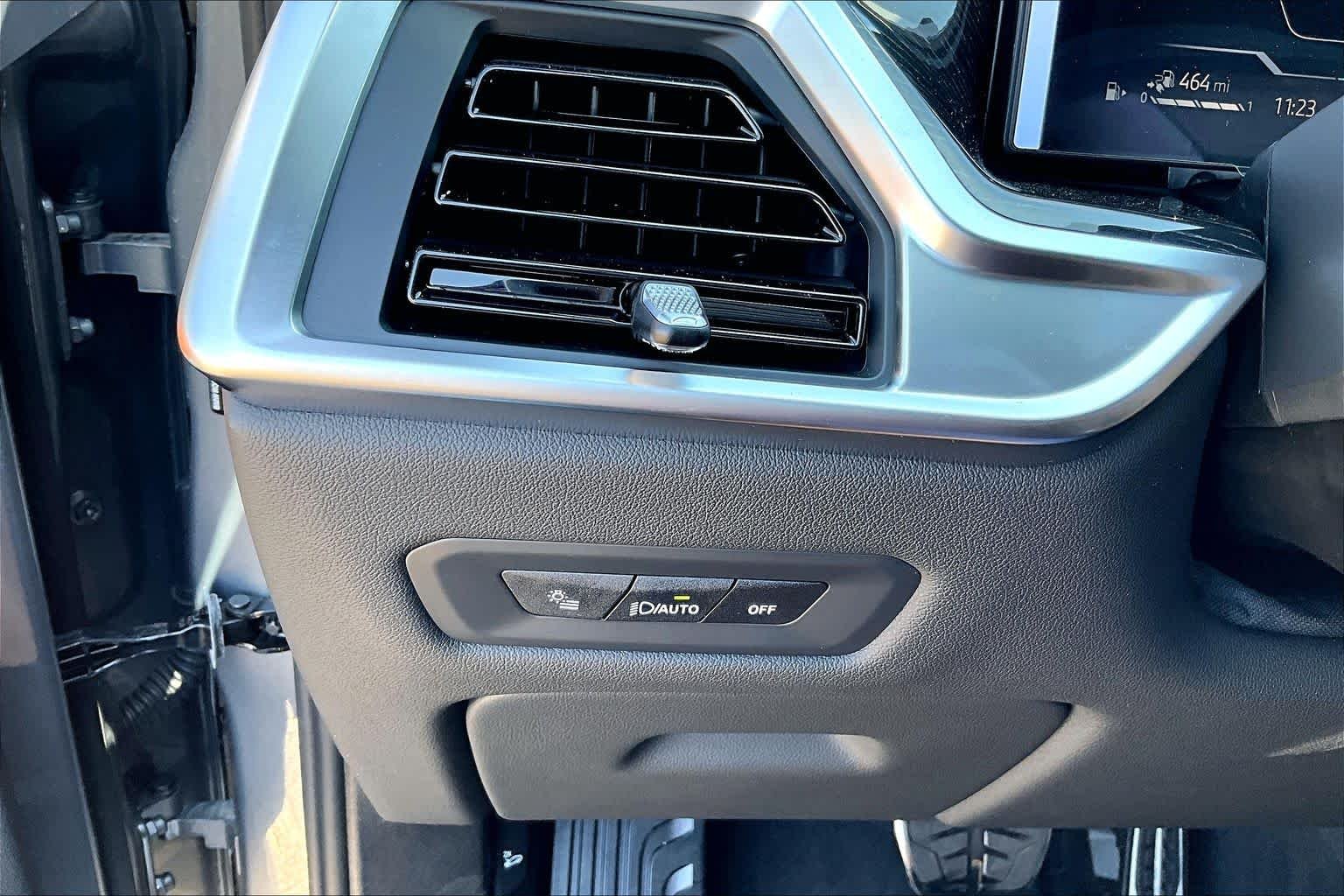 New 2026 Skyscraper Grey Metallic BMW xDrive50e image 18