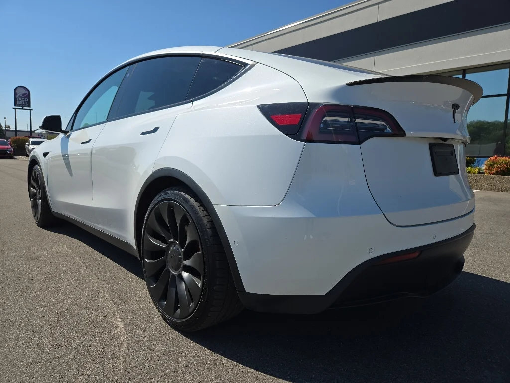 Used 2022 Pearl White Multi-Coat Tesla Performance image 5
