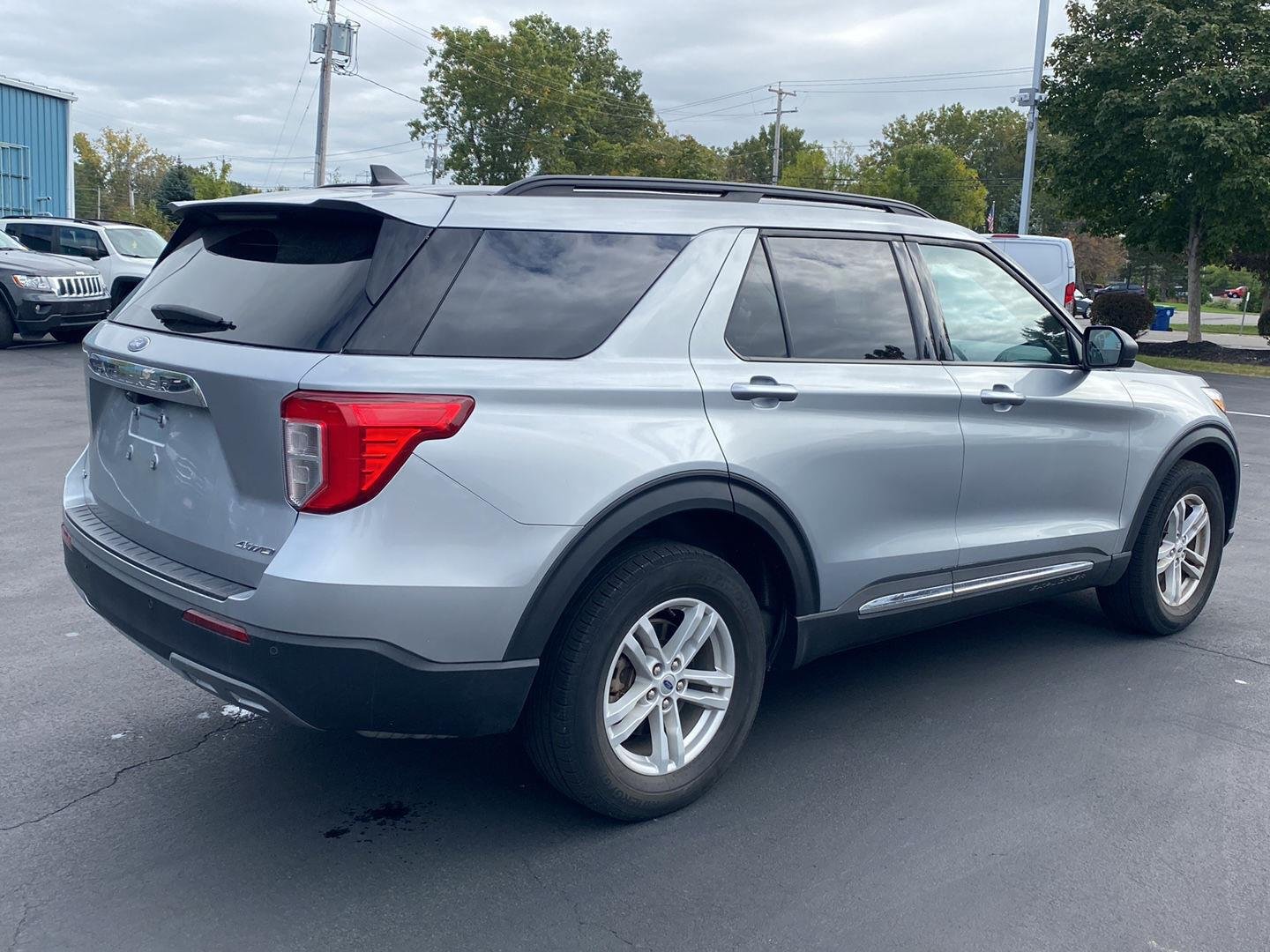 Used 2023 Iconic Silver Ford XLT image 10