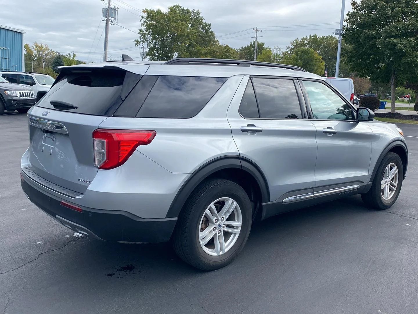 Used 2023 Iconic Silver Ford XLT image 10