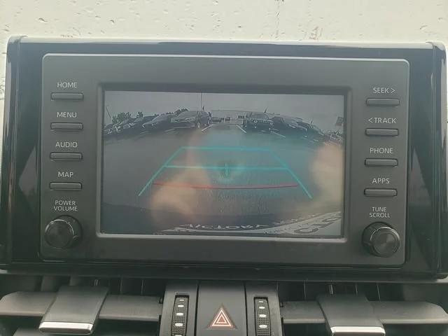 Used 2019 Gray Toyota XLE Premium image 21