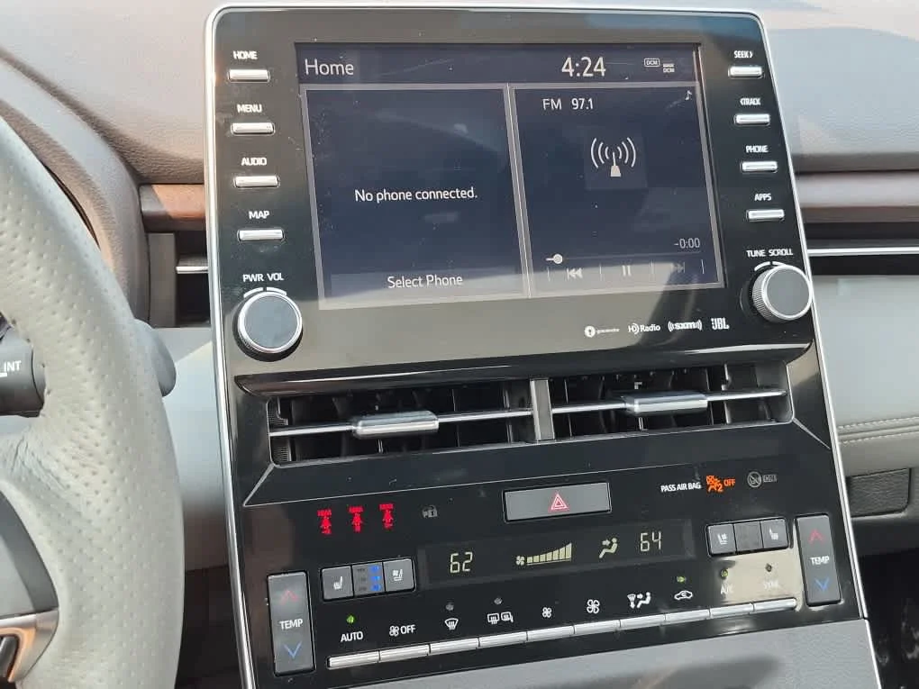 Used 2019 Wind Chill Pearl Toyota Limited image 14